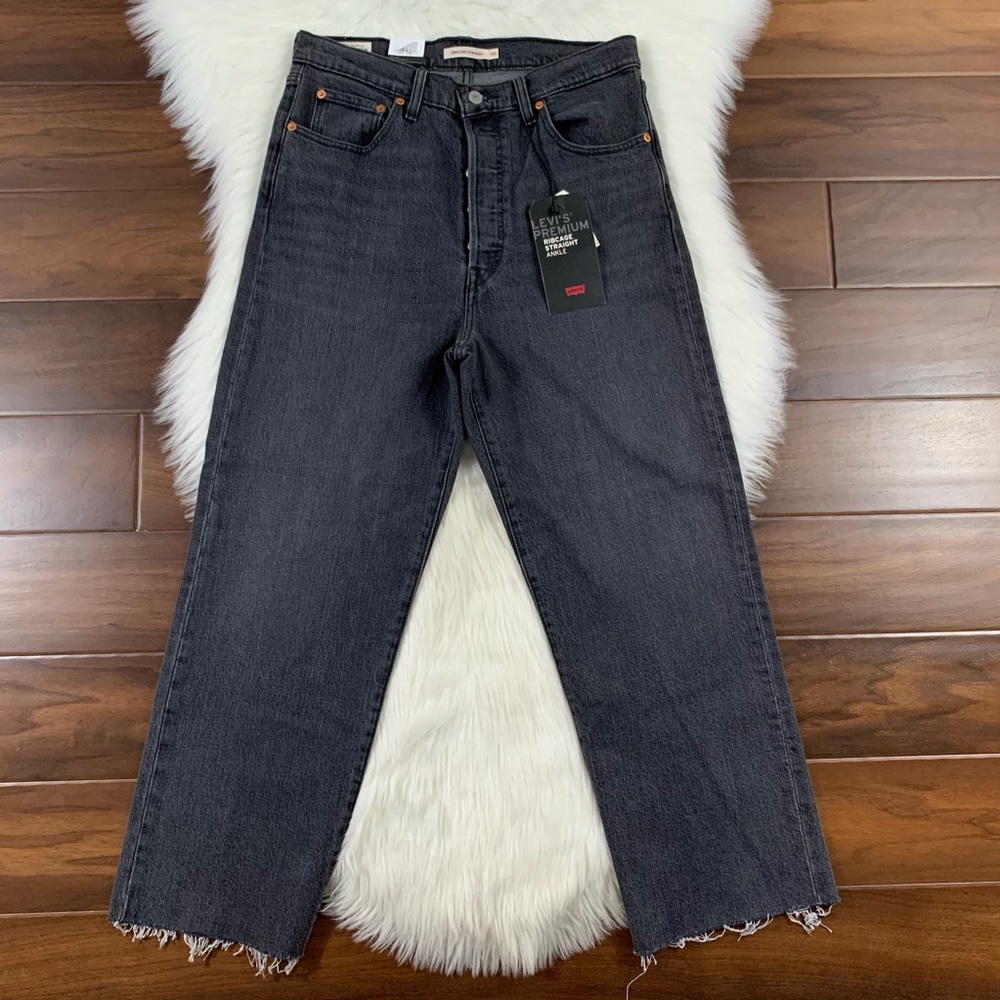 Levi's Size 30 Black Ribcage Straight Ankle Jeans